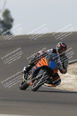 media/Nov-01-2025-TrackDaz (Sat) [[2b4d5192bc]]/B Group/1220pm (Turn 2 Outside)/